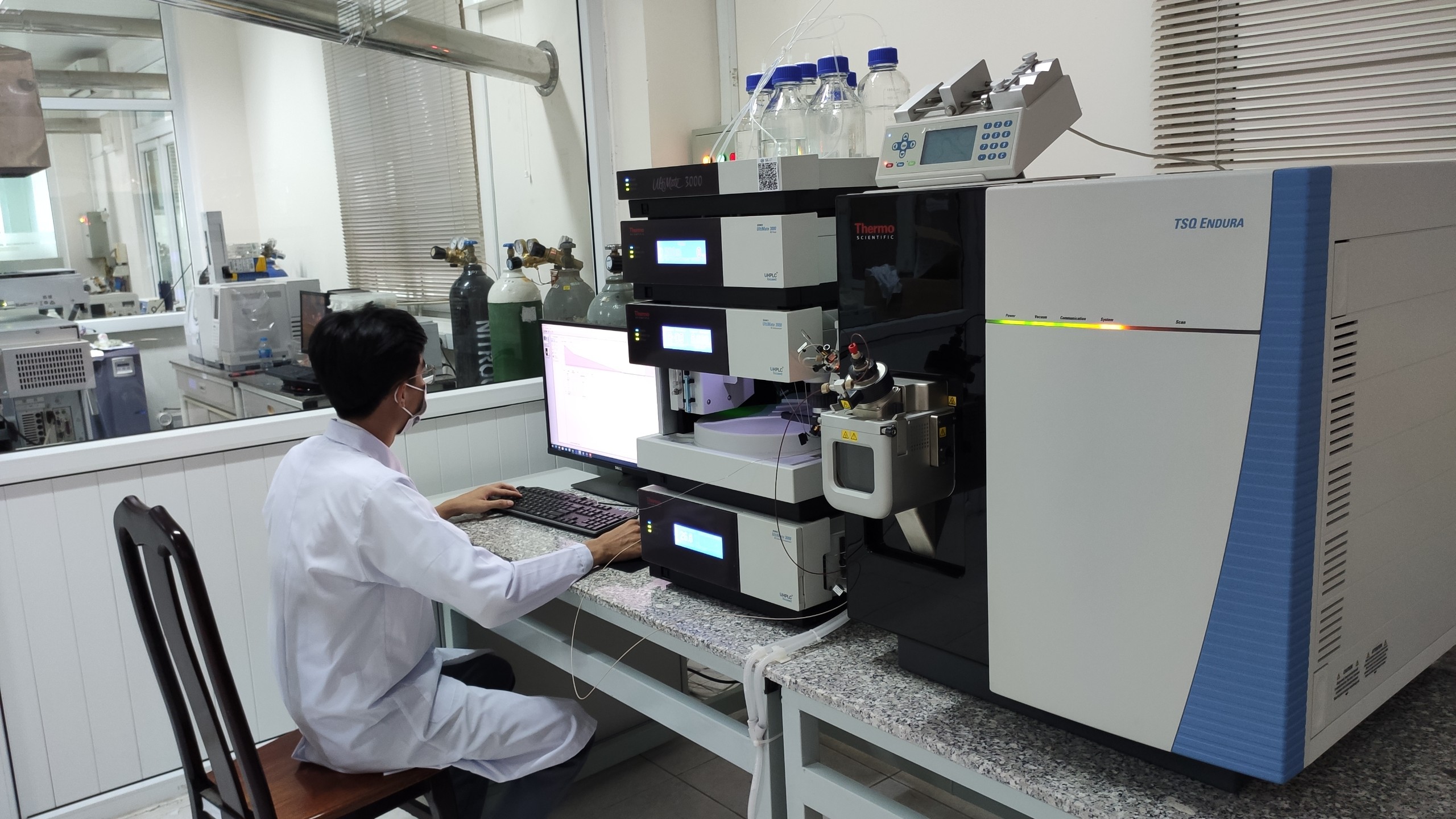 Ảnh phân tích dư lượng kháng sinh